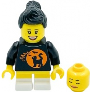 LEGO® Minifigurine Girl Holding Cat - Halloween